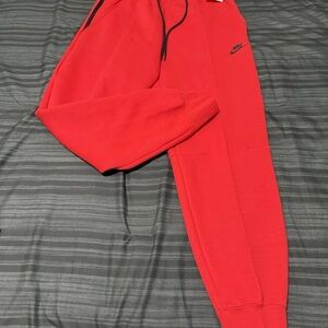 Nike Tech Fleece Joggers Women’s Size 
Medium Red FB8330-657 NWT